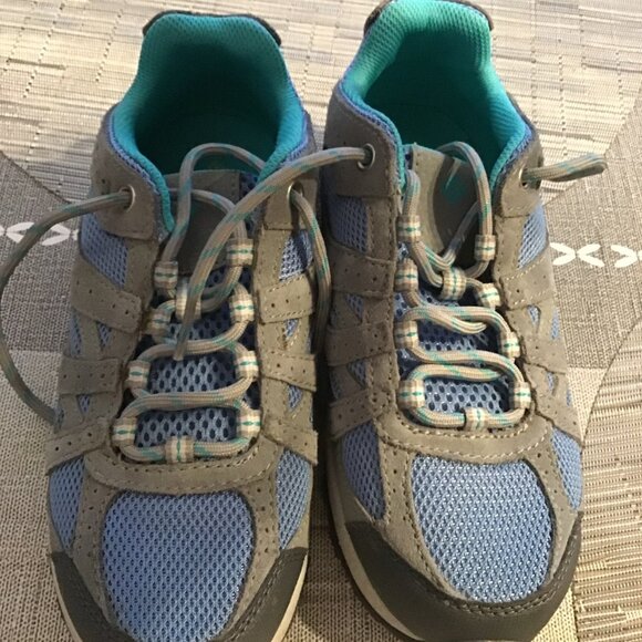 Girl's Columbia Techlite Sneakers--Size 3, Very Nice Shape - Picture 1 of 4